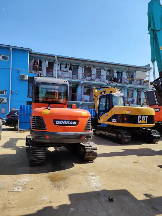 Used excavator doosan dx60 excavators earth-moving machinery doosan dx60 dx80 dx75 dx225 for sale - Гусеничный экскаватор: фото 2 Used excavator doosan dx60 excavators earth-moving machinery doosan dx60 dx80 dx75 dx225 for sale - Гусеничный экскаватор: фото 2