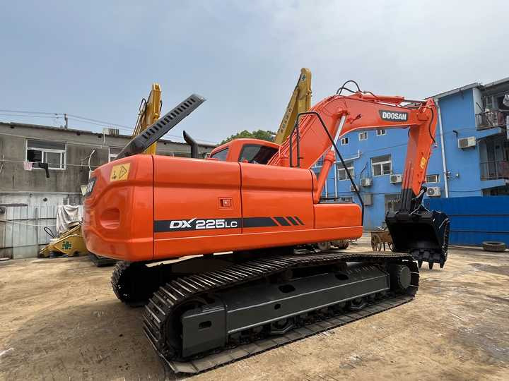Used excavator doosan dx60 excavators earth-moving machinery doosan dx60 dx80 dx75 dx225 for sale - Гусеничный экскаватор: фото 3 Used excavator doosan dx60 excavators earth-moving machinery doosan dx60 dx80 dx75 dx225 for sale - Гусеничный экскаватор: фото 3