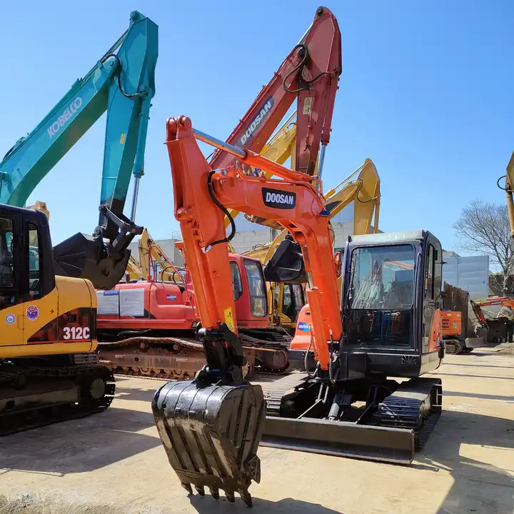 Used excavator doosan dx60 excavators earth-moving machinery doosan dx60 dx80 dx75 dx225 for sale - Гусеничный экскаватор: фото 1 Used excavator doosan dx60 excavators earth-moving machinery doosan dx60 dx80 dx75 dx225 for sale - Гусеничный экскаватор: фото 1