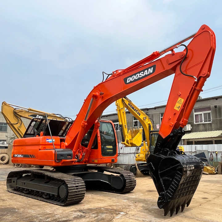 Used excavator doosan dx60 excavators earth-moving machinery doosan dx60 dx80 dx75 dx225 for sale - Гусеничный экскаватор: фото 1 Used excavator doosan dx60 excavators earth-moving machinery doosan dx60 dx80 dx75 dx225 for sale - Гусеничный экскаватор: фото 1