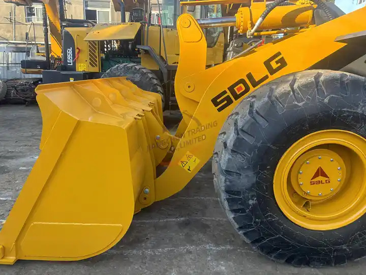 Used original China heavy duty hydraulic tractor loader SDLG 956L L956F 956l in low price - Колёсный погрузчик: фото 2 Used original China heavy duty hydraulic tractor loader SDLG 956L L956F 956l in low price - Колёсный погрузчик: фото 2