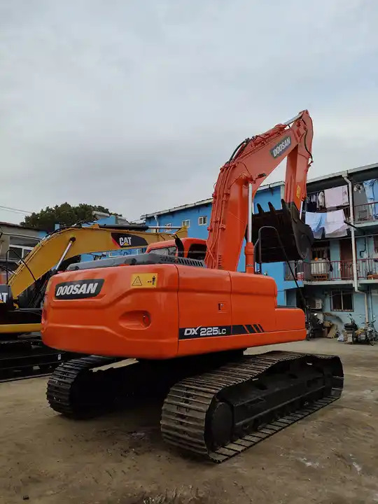 Used excavators in stock for sale second hand excavator used machinery equipment Doosan dx225 - Гусеничный экскаватор: фото 5 Used excavators in stock for sale second hand excavator used machinery equipment Doosan dx225 - Гусеничный экскаватор: фото 5