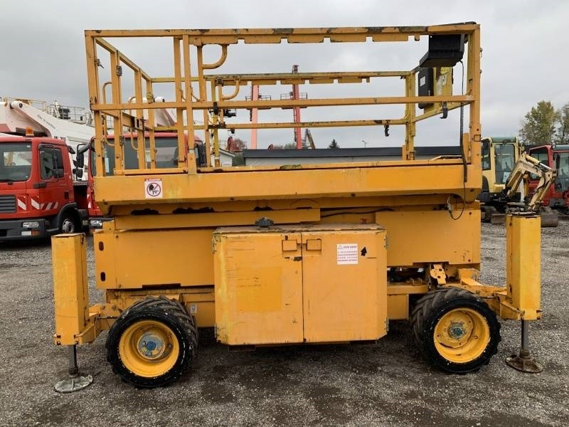 Genie GS-2669 - 10 m, 4x4, diesel - Ножничный подъемник: фото 4 Genie GS-2669 - 10 m, 4x4, diesel - Ножничный подъемник: фото 4