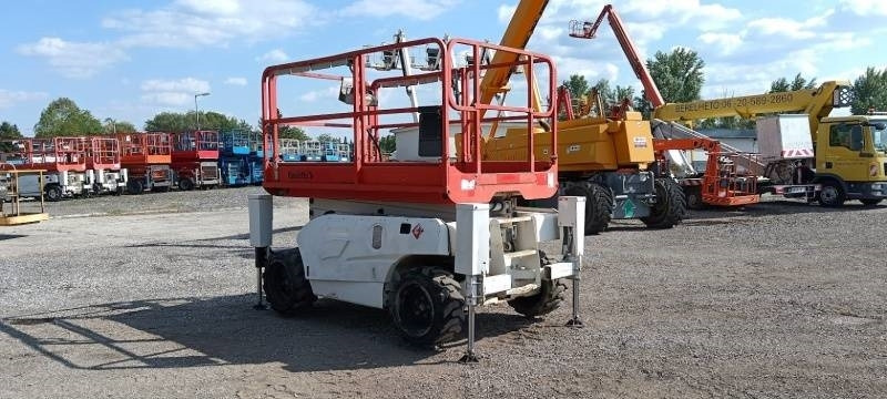 Haulotte Compact 10 DX - 4x4 - 10m - diesel - Ножничный подъемник: фото 1 Haulotte Compact 10 DX - 4x4 - 10m - diesel - Ножничный подъемник: фото 1