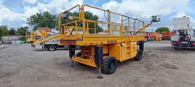 Haulotte H12SXLNT - 12m, 4x4, diesel - Ножничный подъемник: фото 2 Haulotte H12SXLNT - 12m, 4x4, diesel - Ножничный подъемник: фото 2