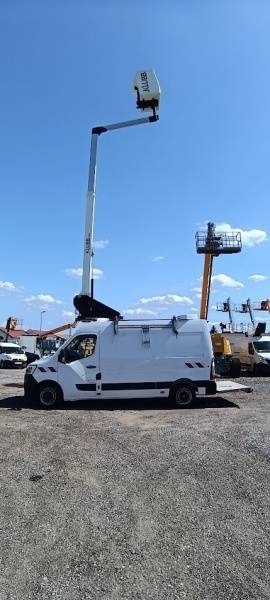 Renault Master Klubb KL32 - 12,5 m, 120 kg в лизинг Renault Master Klubb KL32 - 12,5 m, 120 kg: фото 9 Renault Master Klubb KL32 - 12,5 m, 120 kg в лизинг Renault Master Klubb KL32 - 12,5 m, 120 kg: фото 9