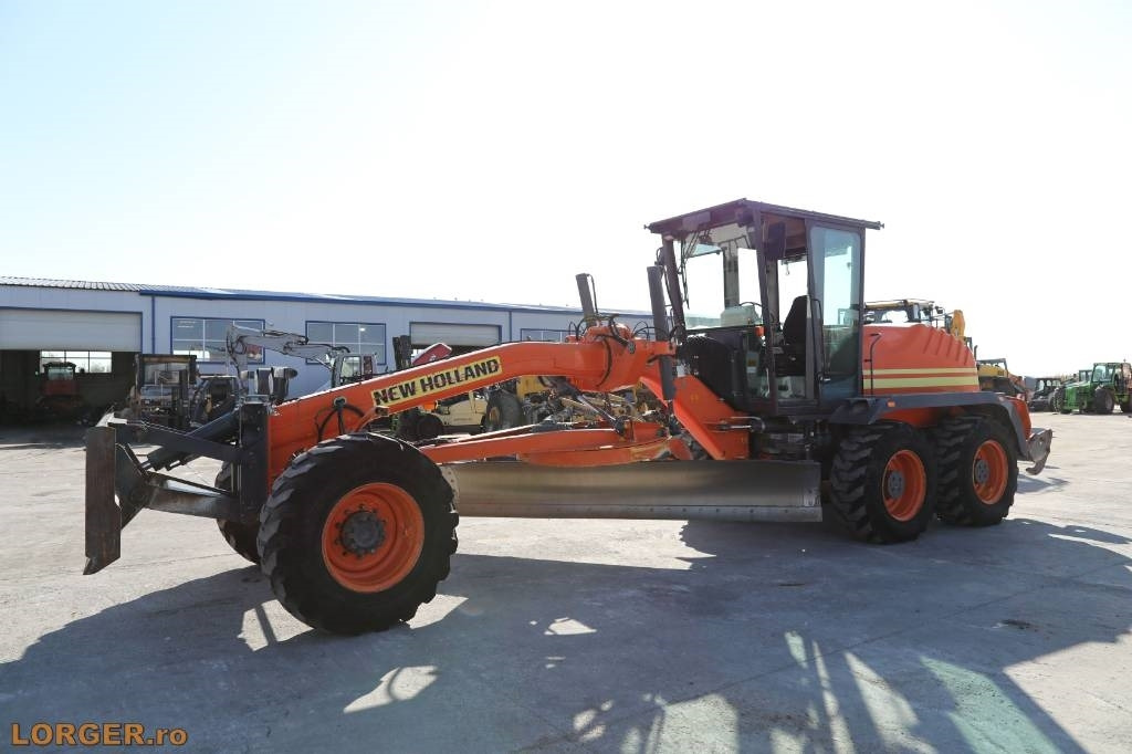 New Holland F 156.6 A with 3D GPS System - Грейдер: фото 4 New Holland F 156.6 A with 3D GPS System - Грейдер: фото 4
