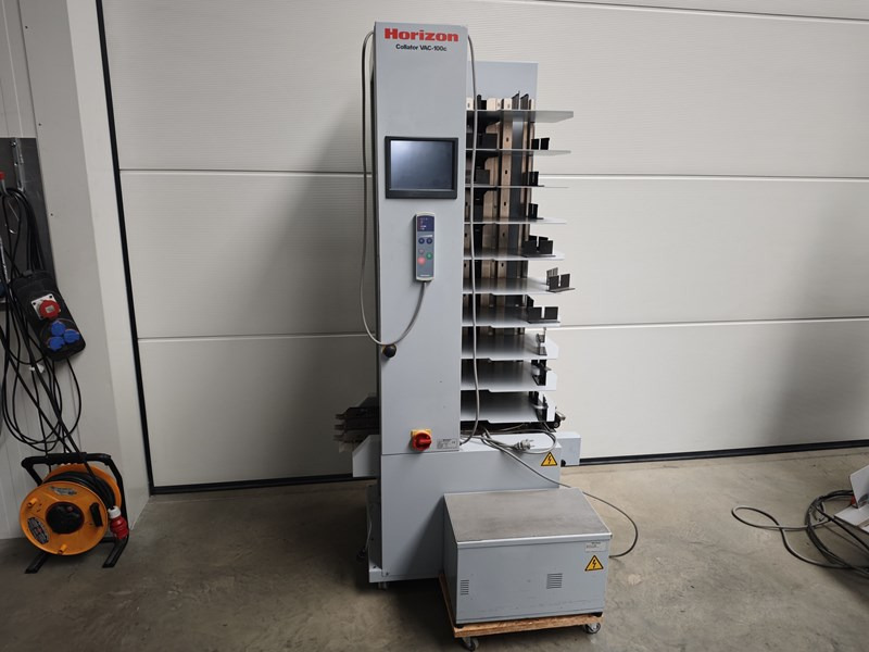 Horizon VAC-100 c | collator | 10 stations | 2008 | 33.2 mio - Печатное оборудование: фото 1 Horizon VAC-100 c | collator | 10 stations | 2008 | 33.2 mio - Печатное оборудование: фото 1