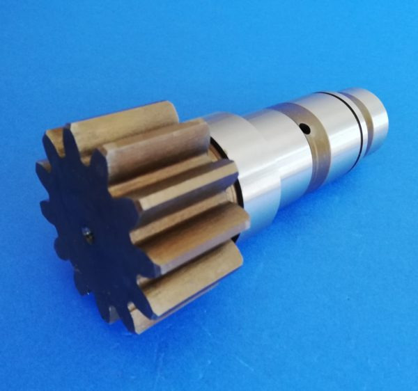 010380A Takeuchi TB015, TB15 Schwenkmotorwelle - Поворотный редуктор для Строительной техники: фото 1 010380A Takeuchi TB015, TB15 Schwenkmotorwelle - Поворотный редуктор для Строительной техники: фото 1