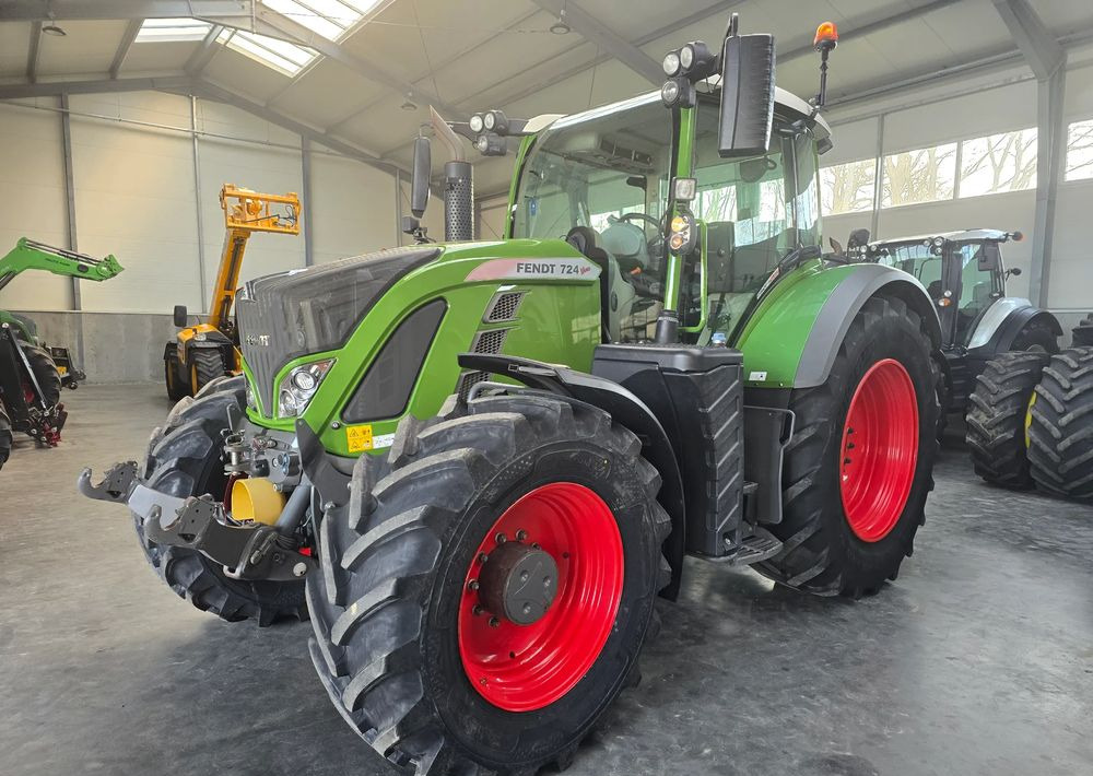 Fendt 724 Vario Profi Plus - Трактор: фото 2 Fendt 724 Vario Profi Plus - Трактор: фото 2