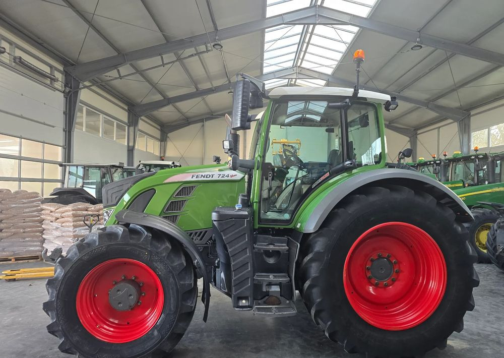 Fendt 724 Vario Profi Plus - Трактор: фото 4 Fendt 724 Vario Profi Plus - Трактор: фото 4