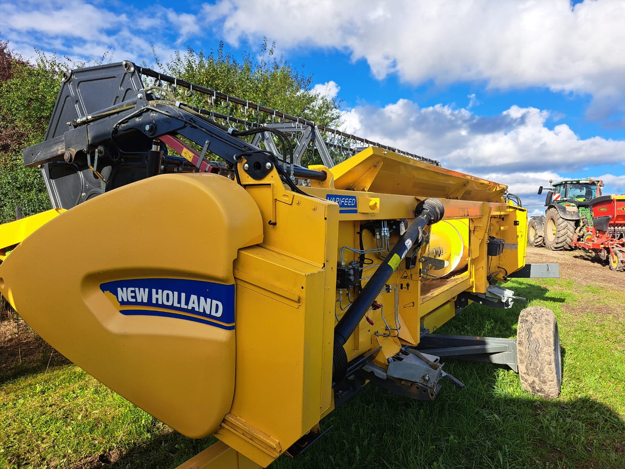 NEW HOLLAND TC 5.90 - Зерноуборочный комбайн: фото 4 NEW HOLLAND TC 5.90 - Зерноуборочный комбайн: фото 4