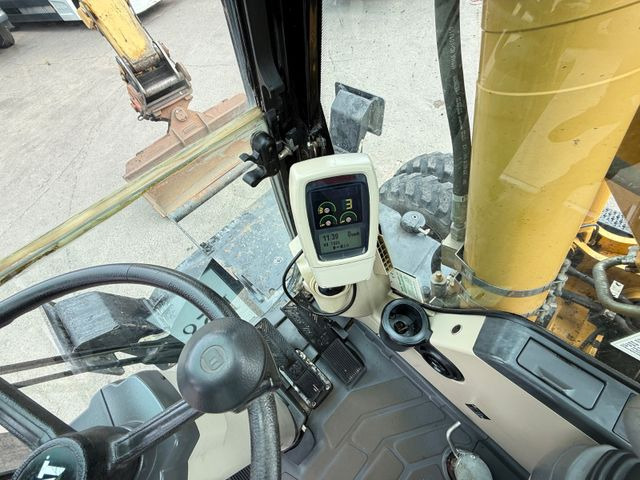 Колёсный экскаватор CAT M 322C: фото 10