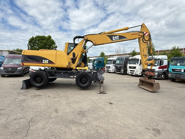 CAT M 322C - Колёсный экскаватор: фото 3 CAT M 322C - Колёсный экскаватор: фото 3