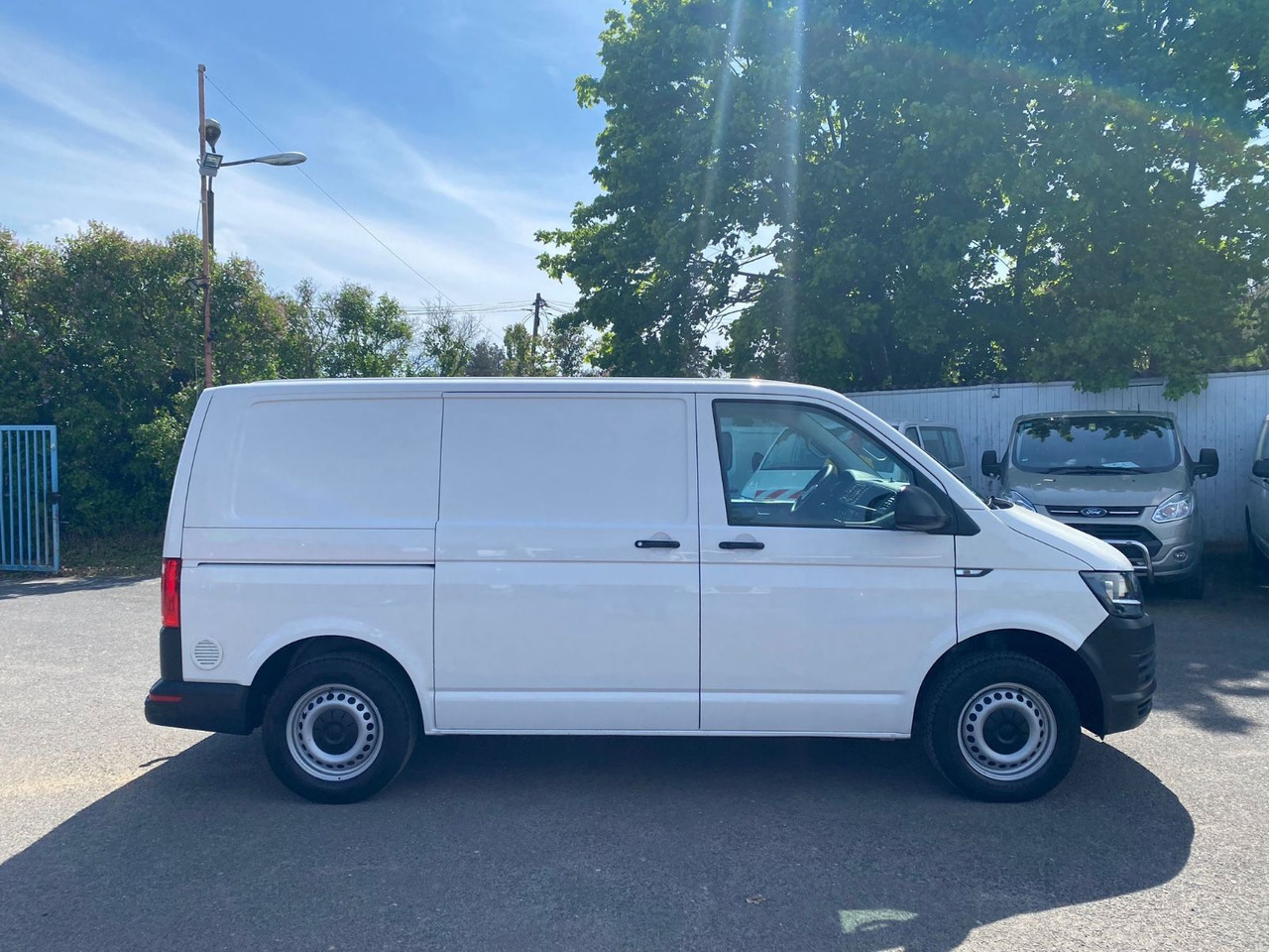 Volkswagen T6 Transporter Kasten-Kombi Kasten EcoProfi - Фургон: фото 3 Volkswagen T6 Transporter Kasten-Kombi Kasten EcoProfi - Фургон: фото 3