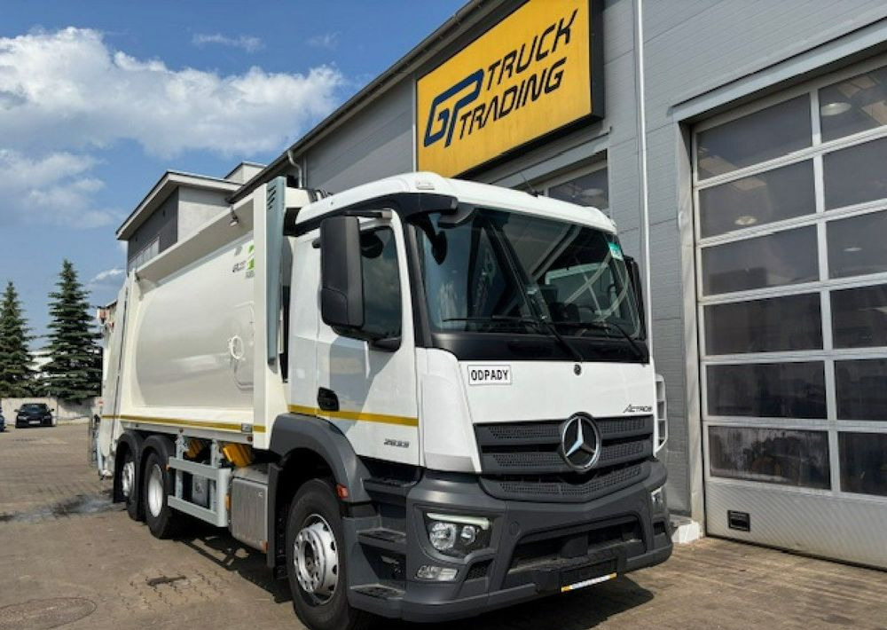 Mercedes-Benz Actros - Мусоровоз: фото 3 Mercedes-Benz Actros - Мусоровоз: фото 3