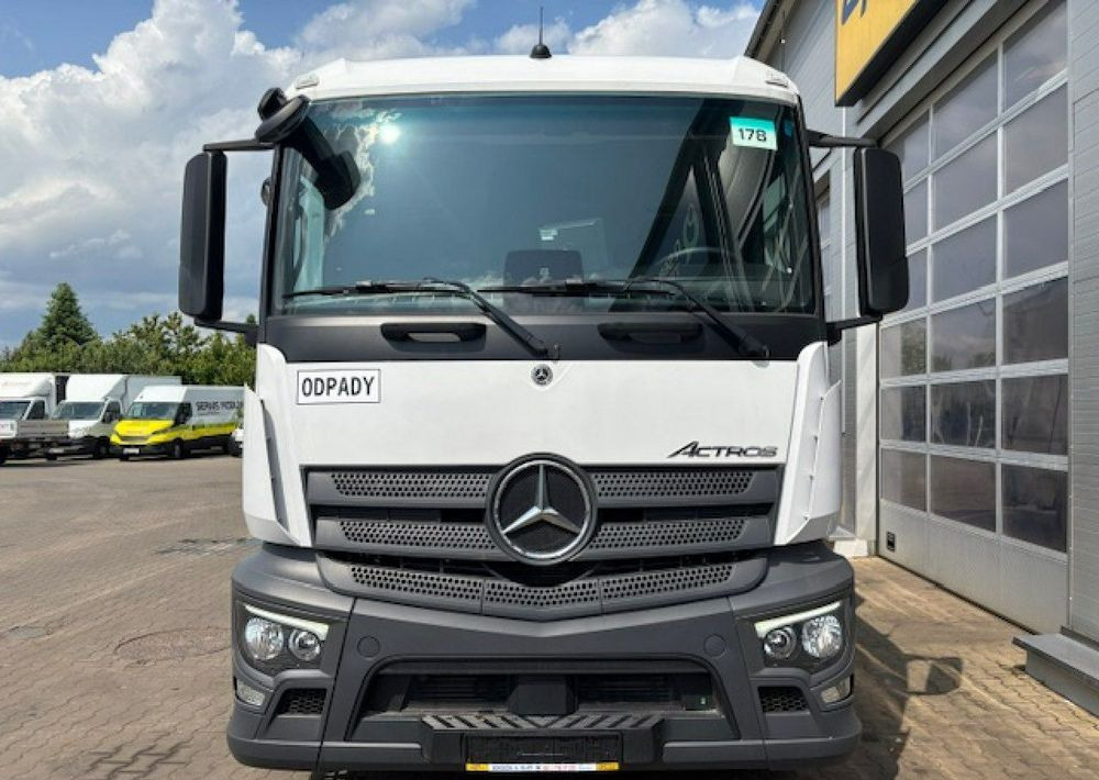 Mercedes-Benz Actros - Мусоровоз: фото 2 Mercedes-Benz Actros - Мусоровоз: фото 2