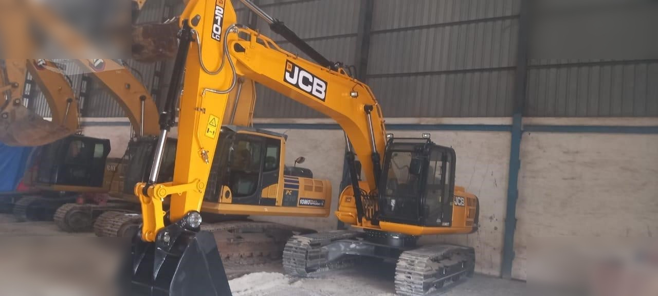 JCB JS210 LC - Гусеничный экскаватор: фото 2 JCB JS210 LC - Гусеничный экскаватор: фото 2