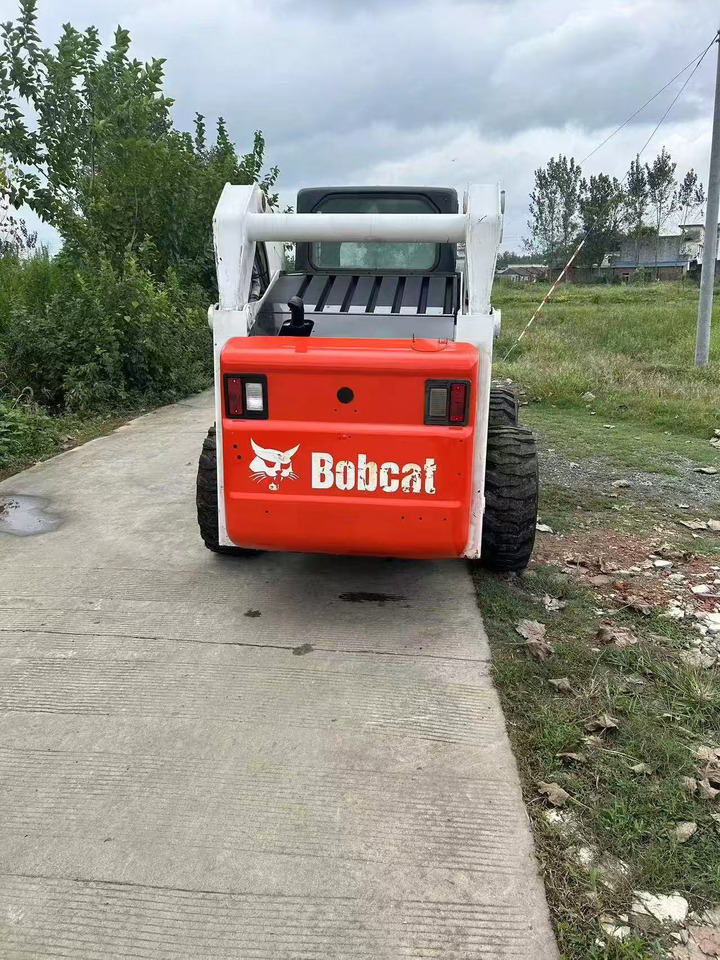 Bobcat S300 - Мини-погрузчик с бортовым поворотом: фото 5 Bobcat S300 - Мини-погрузчик с бортовым поворотом: фото 5