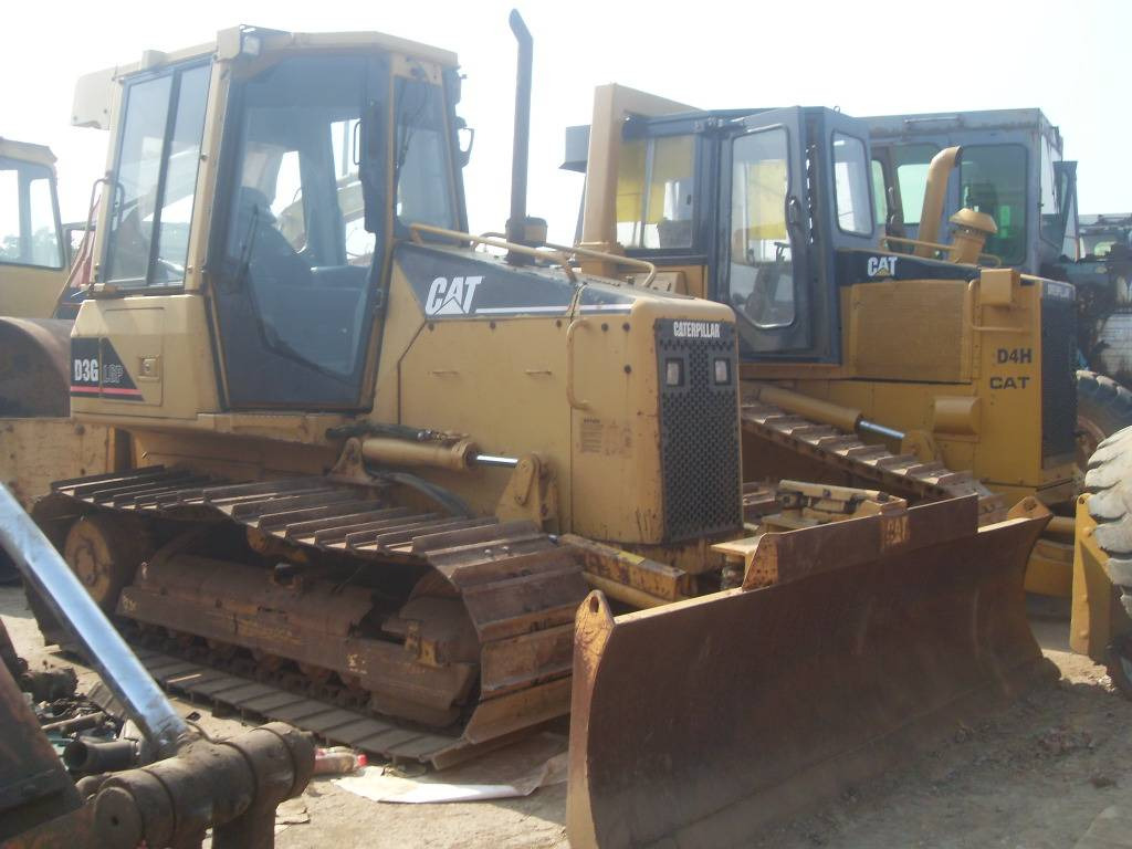 CAT D 3 G LGP - Бульдозер: фото 1 CAT D 3 G LGP - Бульдозер: фото 1