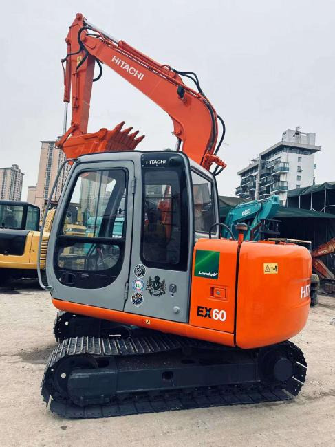 Hitachi EX60 - Гусеничный экскаватор: фото 1 Hitachi EX60 - Гусеничный экскаватор: фото 1