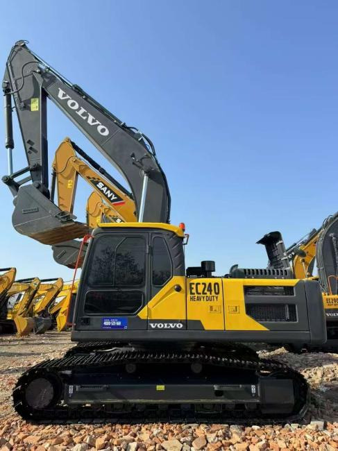 VOLVO EC240 - Гусеничный экскаватор: фото 1 VOLVO EC240 - Гусеничный экскаватор: фото 1