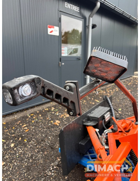Pronar Snowblade 205 cm Sneeuwschuiver hydraulische draaibaar, met Bobcat opname 205 cm breed - Навесное оборудование: фото 5 Pronar Snowblade 205 cm Sneeuwschuiver hydraulische draaibaar, met Bobcat opname 205 cm breed - Навесное оборудование: фото 5