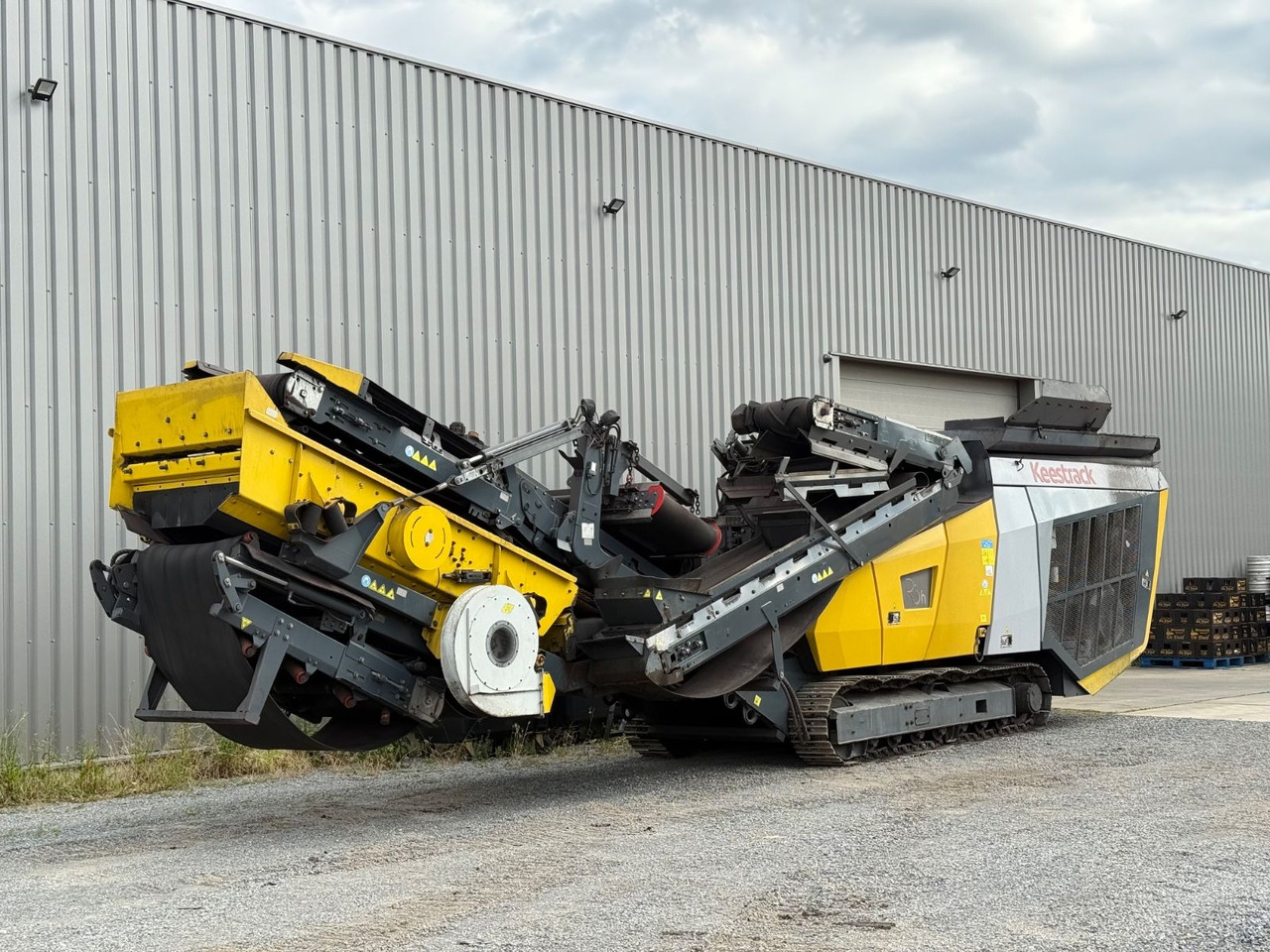 KEESTRACK R3H Mobile Brecheranlage mit Siebmodul - Ударная дробилка: фото 4 KEESTRACK R3H Mobile Brecheranlage mit Siebmodul - Ударная дробилка: фото 4