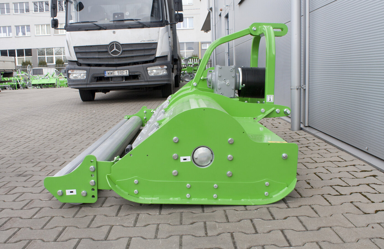 BOMET Schlegelmäher / Flail mower / Faucheuse à fléaux / Kosiarka bijakowa 2,8 m - Косилка-измельчитель: фото 5 BOMET Schlegelmäher / Flail mower / Faucheuse à fléaux / Kosiarka bijakowa 2,8 m - Косилка-измельчитель: фото 5