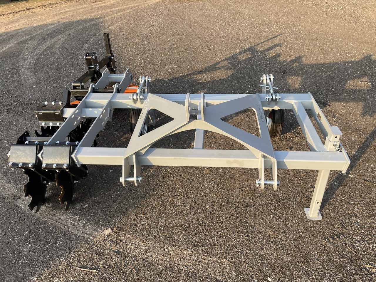 Berrypark Obstgartengerät – Seitenhäcksler / Orchard Weeder / Sarcleuse arboricole / Pielnik sadowniczy - Культиватор: фото 3 Berrypark Obstgartengerät – Seitenhäcksler / Orchard Weeder / Sarcleuse arboricole / Pielnik sadowniczy - Культиватор: фото 3