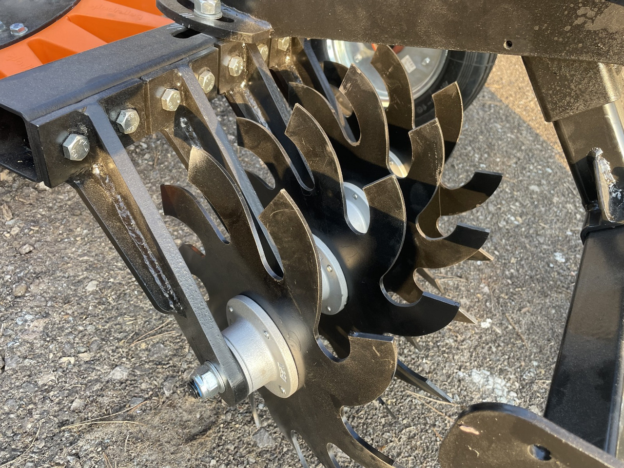 Berrypark Obstgartengerät – Seitenhäcksler / Orchard Weeder / Sarcleuse arboricole / Pielnik sadowniczy - Культиватор: фото 5 Berrypark Obstgartengerät – Seitenhäcksler / Orchard Weeder / Sarcleuse arboricole / Pielnik sadowniczy - Культиватор: фото 5