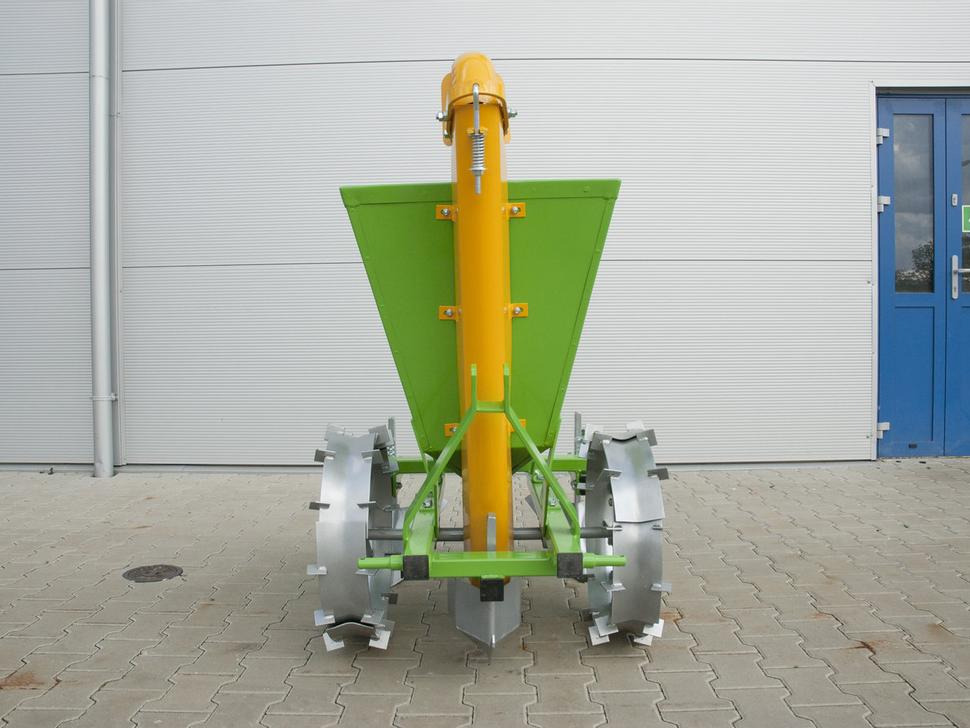 Bomet Kartoffelpflanzmaschine / Potato planter / Planteuse de pomme de terre / Piantapatate / Sadzarka ziemniaków - Картофелесажалка: фото 1 Bomet Kartoffelpflanzmaschine / Potato planter / Planteuse de pomme de terre / Piantapatate / Sadzarka ziemniaków - Картофелесажалка: фото 1
