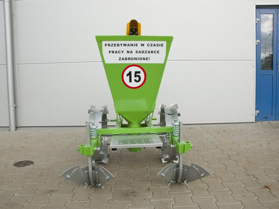 Bomet Kartoffelpflanzmaschine / Potato planter / Planteuse de pomme de terre / Piantapatate / Sadzarka ziemniaków - Картофелесажалка: фото 2 Bomet Kartoffelpflanzmaschine / Potato planter / Planteuse de pomme de terre / Piantapatate / Sadzarka ziemniaków - Картофелесажалка: фото 2