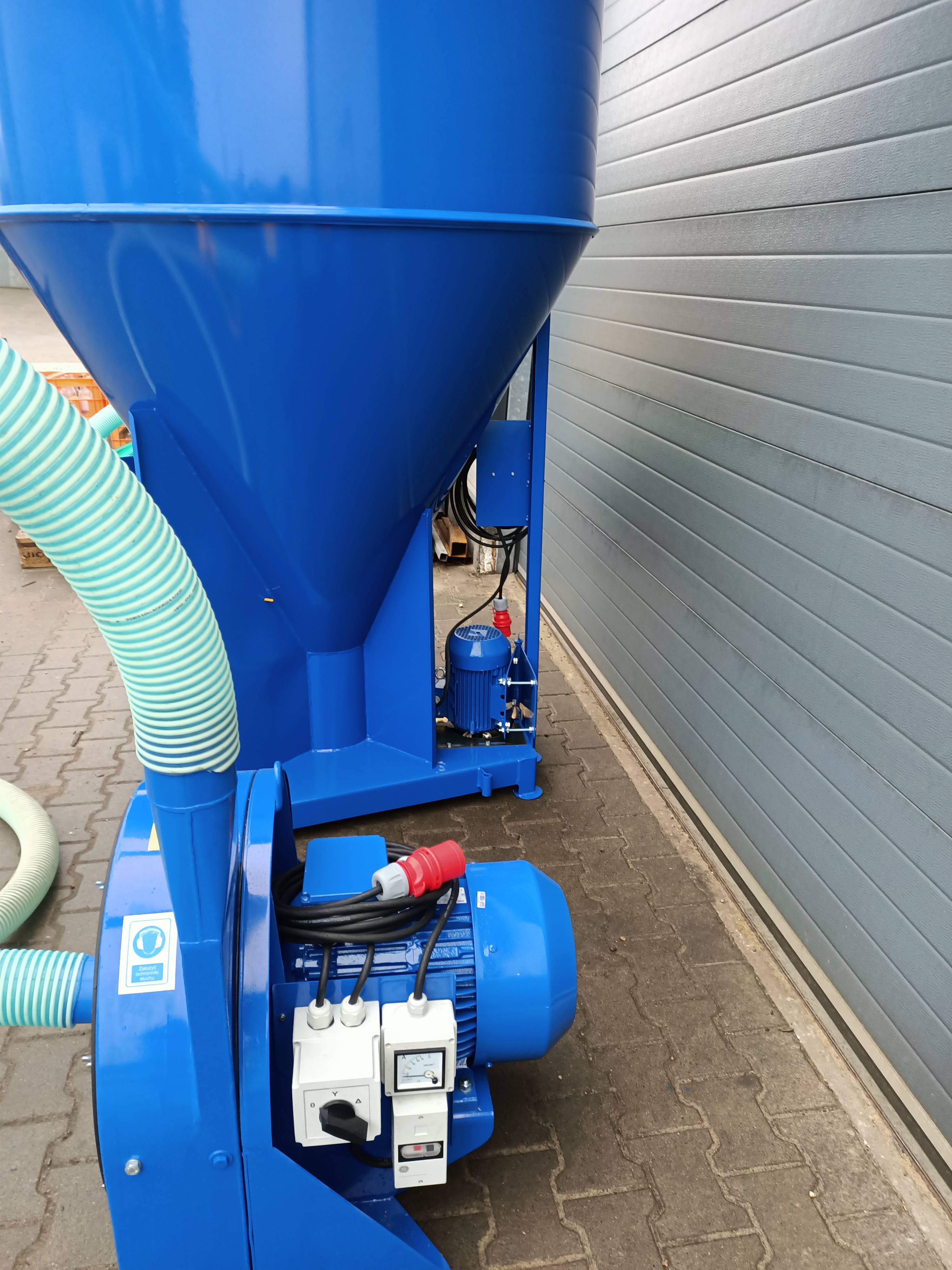 Новый Инвентарь для животноводства Dozamech Getreidemischanlage / Feed mixer / Melangeuse de fourrage / Miscelatore di mangime / Кормосмеситель / Mieszalnik H-033/2 1000 kg: фото 16