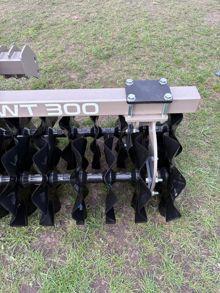 ROLEX Front disc / Déchaumeur frontal / Brona przednia WT300 - Дисковая борона: фото 5 ROLEX Front disc / Déchaumeur frontal / Brona przednia WT300 - Дисковая борона: фото 5