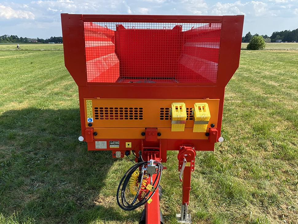 Roltrans Miststreuer / Manure spreader / Epandeur à fumier / Spandiletame / Разбрасыватель органических удобрений / Rozrzutnik obornika N205S/6 BIZON 14 t - Навозоразбрасыватель: фото 4 Roltrans Miststreuer / Manure spreader / Epandeur à fumier / Spandiletame / Разбрасыватель органических удобрений / Rozrzutnik obornika N205S/6 BIZON 14 t - Навозоразбрасыватель: фото 4