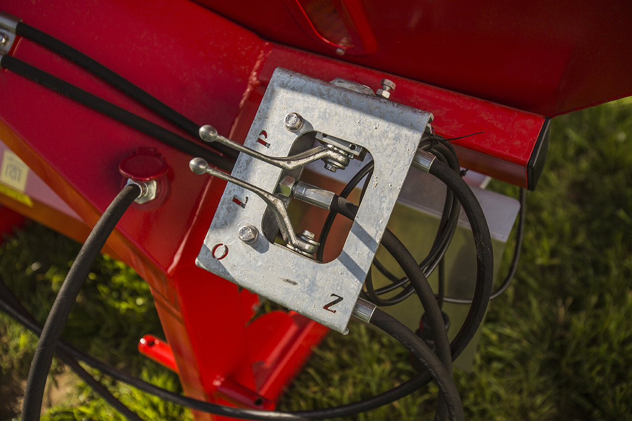 WOPROL Düngerstreuer / Fertilizer spreader / Epandeur d'engrais / Rozsiewacz nawozów 600 kg - Разбрасыватель удобрений: фото 5 WOPROL Düngerstreuer / Fertilizer spreader / Epandeur d'engrais / Rozsiewacz nawozów 600 kg - Разбрасыватель удобрений: фото 5