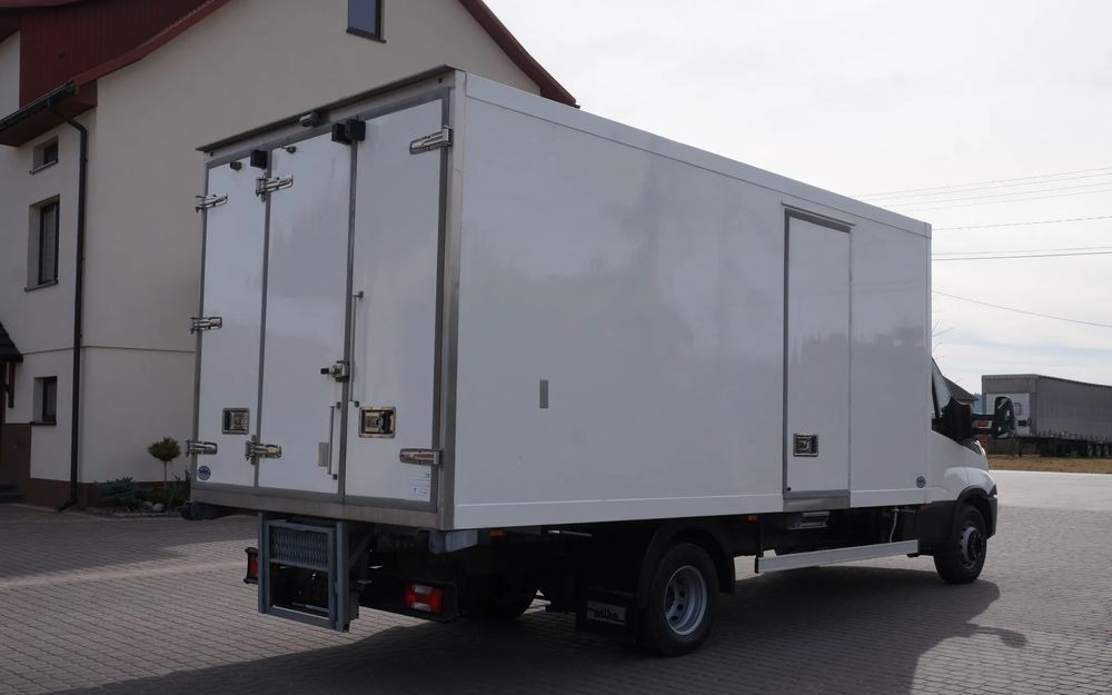 Iveco DAILY 70c17 CHŁODNIA 5 m Thermo king V-500 MAX Wzorowy Stan - Рефрижератор: фото 5 Iveco DAILY 70c17 CHŁODNIA 5 m Thermo king V-500 MAX Wzorowy Stan - Рефрижератор: фото 5