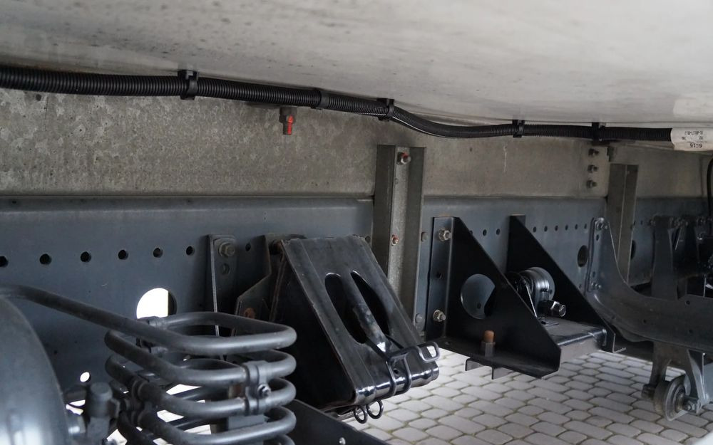 Рефрижератор Mercedes-Benz ATEGO 1318 EURO 5 132 TYS KM CHŁODNIA CARRIER 750 WINDA: фото 6