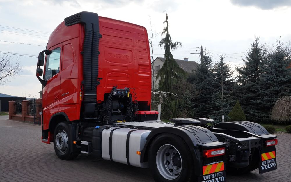 Volvo FH 4 EURO 6 GLOBETROTTER NISKI PRZEBIEG PEŁEN SERWIS - Тягач: фото 4 Volvo FH 4 EURO 6 GLOBETROTTER NISKI PRZEBIEG PEŁEN SERWIS - Тягач: фото 4