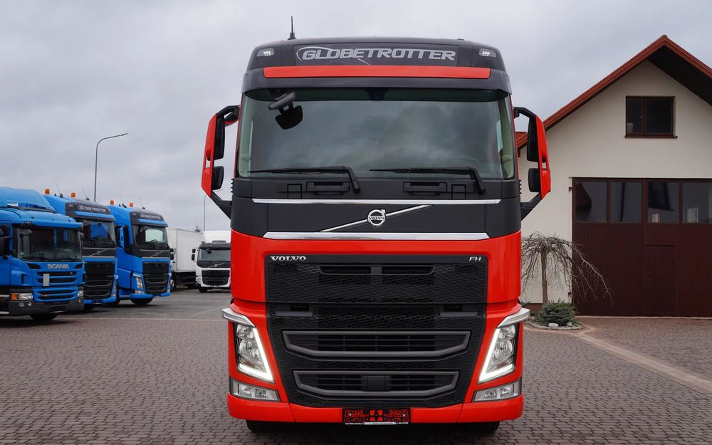Volvo FH 4 EURO 6 GLOBETROTTER NISKI PRZEBIEG PEŁEN SERWIS - Тягач: фото 2 Volvo FH 4 EURO 6 GLOBETROTTER NISKI PRZEBIEG PEŁEN SERWIS - Тягач: фото 2