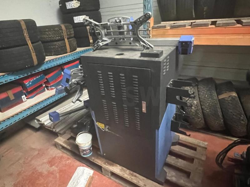 TWIN BUSCH TW115 Banc de géométrie - Оборудование для гаражей/ Мастерских: фото 1 TWIN BUSCH TW115 Banc de géométrie - Оборудование для гаражей/ Мастерских: фото 1