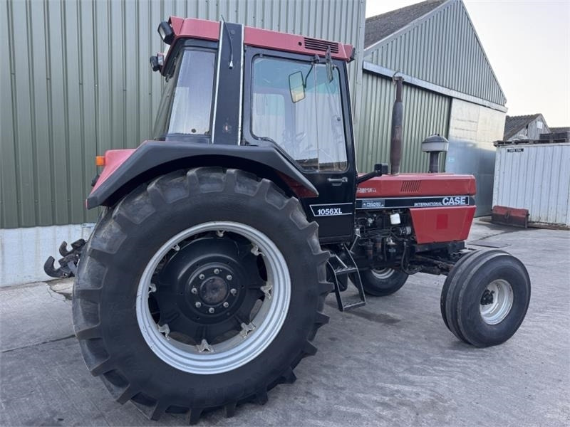 Case International 1056XL 2WD - Трактор: фото 2 Case International 1056XL 2WD - Трактор: фото 2