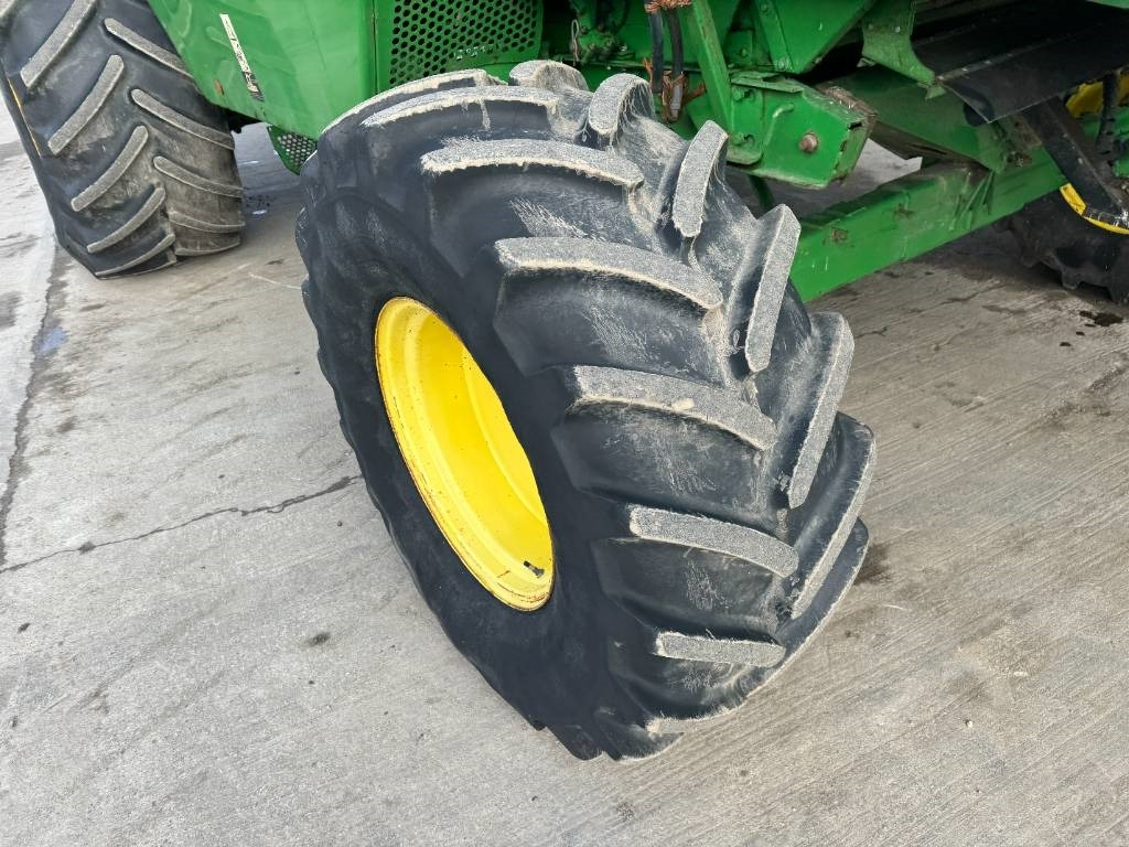Зерноуборочный комбайн John Deere 1550 WTS: фото 24