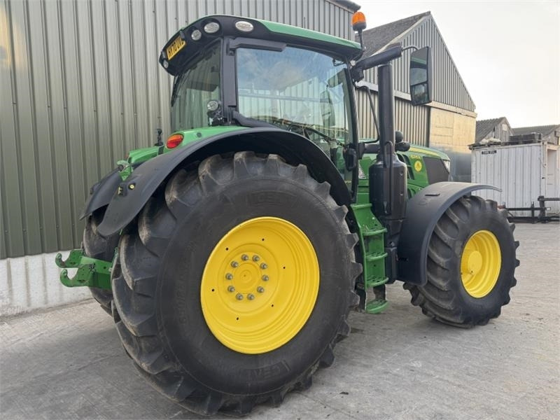 John Deere 6215R Command Pro **Ultimate Edition**Front PTO**V - Трактор: фото 4 John Deere 6215R Command Pro **Ultimate Edition**Front PTO**V - Трактор: фото 4