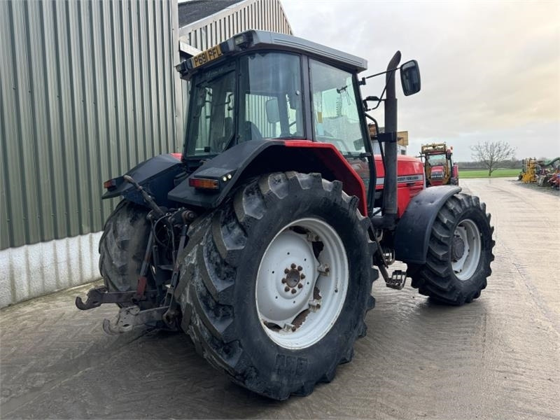Massey Ferguson 8130 Dynashift - Трактор: фото 4 Massey Ferguson 8130 Dynashift - Трактор: фото 4