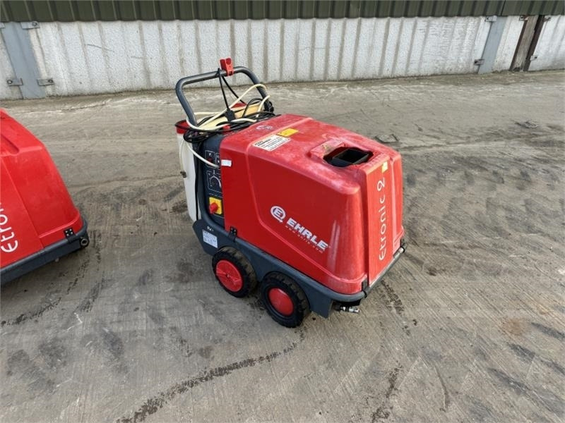 Steam Cleaner Steam Cleaner Pressure Washers - Мойка высокого давления: фото 1 Steam Cleaner Steam Cleaner Pressure Washers - Мойка высокого давления: фото 1