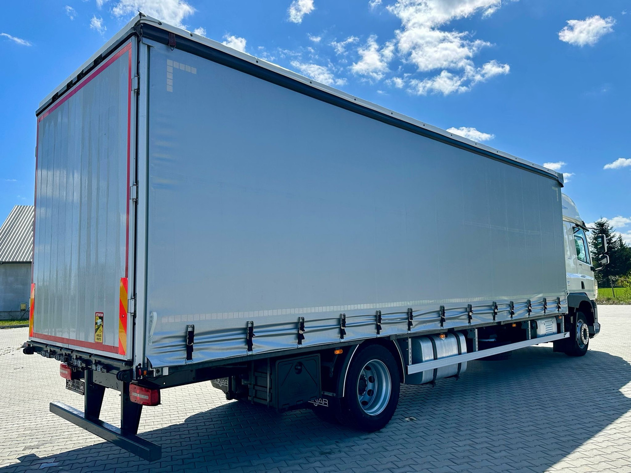 DAF CF 320 / FIRANKA / 21 EUROPALET / SYPIALKA / AUTOMAT / KLIMA POSTOJOWA / 2021 ROK TO - Тентованный грузовик: фото 4 DAF CF 320 / FIRANKA / 21 EUROPALET / SYPIALKA / AUTOMAT / KLIMA POSTOJOWA / 2021 ROK TO - Тентованный грузовик: фото 4