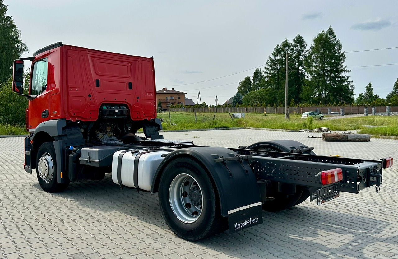 MERCEDES-BENZ ANTOS 1827 / DO ZABUDOWY / ROZSTAW OSI 3.8 M / EURO 6 / WYWROTKA / BECZKA / UTRZYMANIE DRÓG / HAKOWIEC / Z NIEMIEC - Грузовик-шасси: фото 3 MERCEDES-BENZ ANTOS 1827 / DO ZABUDOWY / ROZSTAW OSI 3.8 M / EURO 6 / WYWROTKA / BECZKA / UTRZYMANIE DRÓG / HAKOWIEC / Z NIEMIEC - Грузовик-шасси: фото 3
