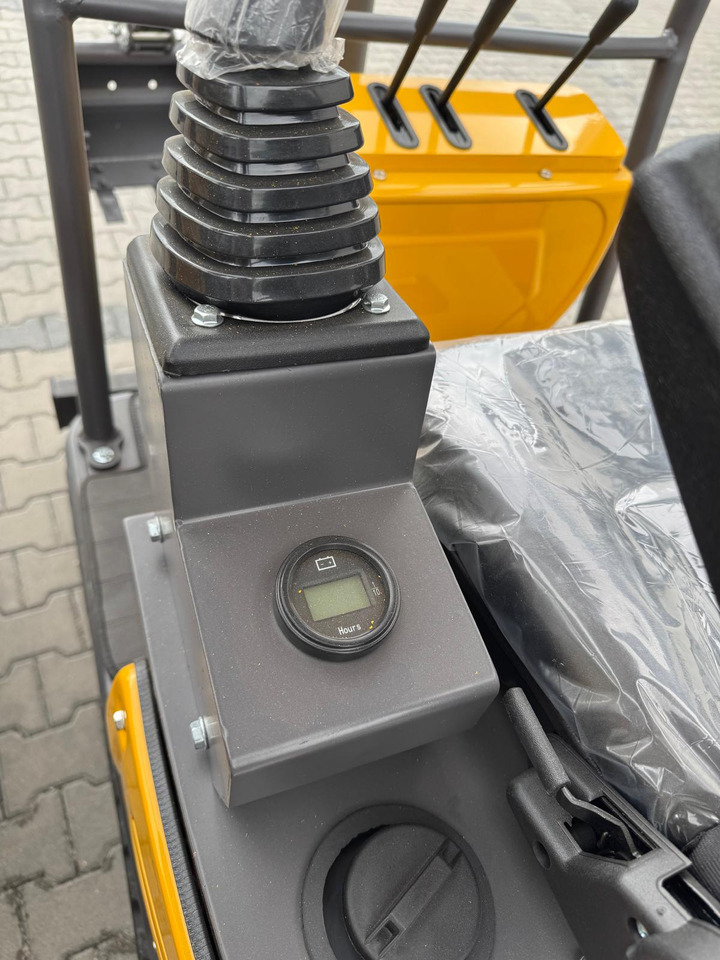 KUBOTA Diesel Mini excavator 1.2 Tons - Müller Machinery MB 12 - SH - Мини-экскаватор: фото 3 KUBOTA Diesel Mini excavator 1.2 Tons - Müller Machinery MB 12 - SH - Мини-экскаватор: фото 3